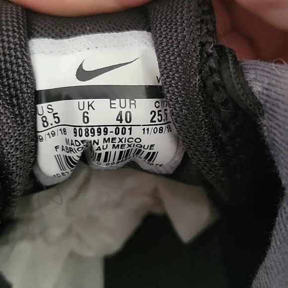 NIKE REVOLUTION 8.5 Sneakers Breathable Mesh Outdoor Workout Beach Coastal Comfy - Picture 2 of 7